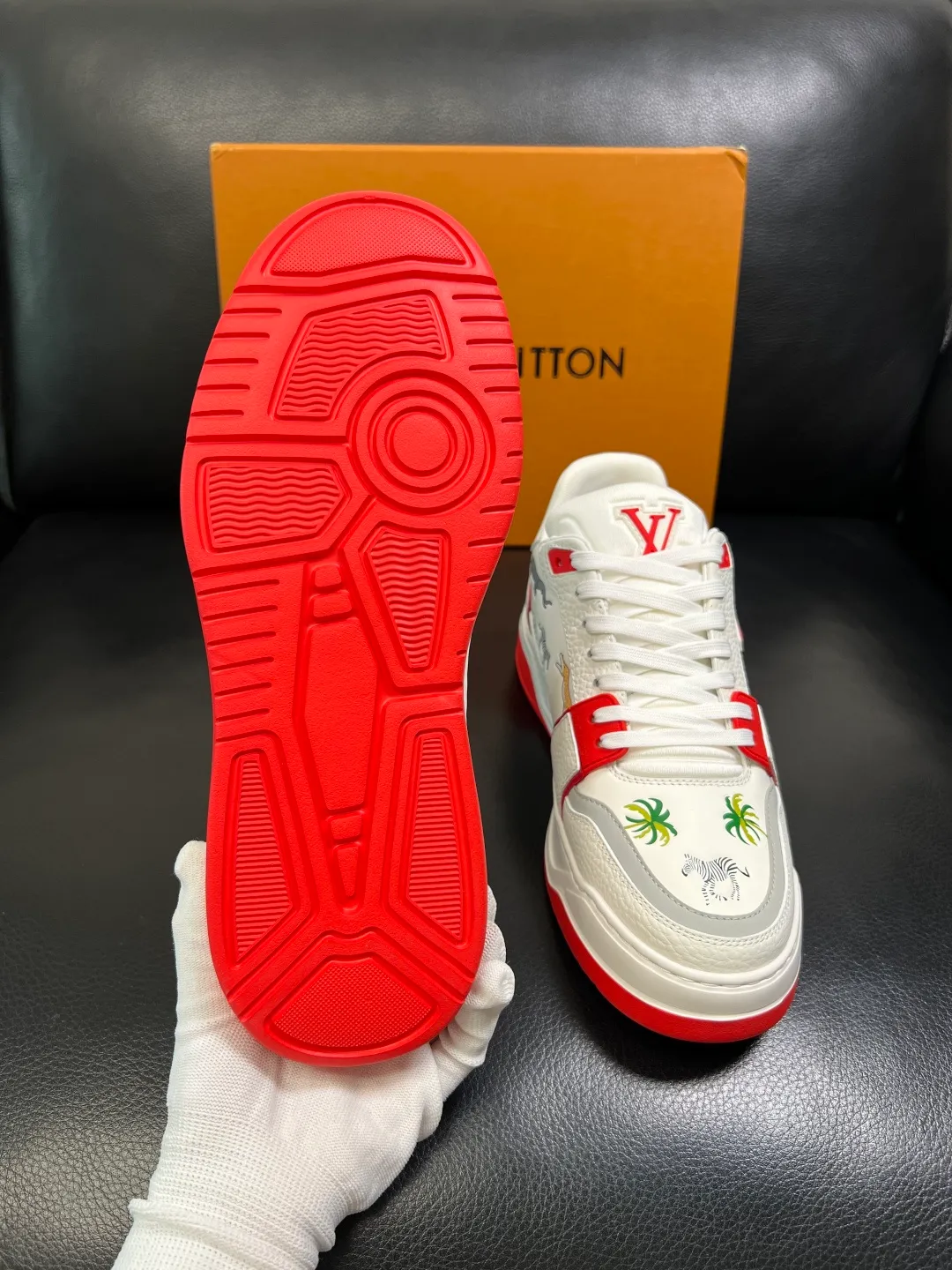 Men's shoes 💰 940 Lv high quality top crafts Louis Vuitton, sports sneakers counter synchronization, uppers imported from Italy, high-quality splicing colorful complex crafts, imported mesh pads soft and comfortable, soles: original soles specially provided by the original factory, T men's shoes 💰U exclusive movable molded soles super comfortable, original factory single goods, code number 39-44 (customized 38 45)
